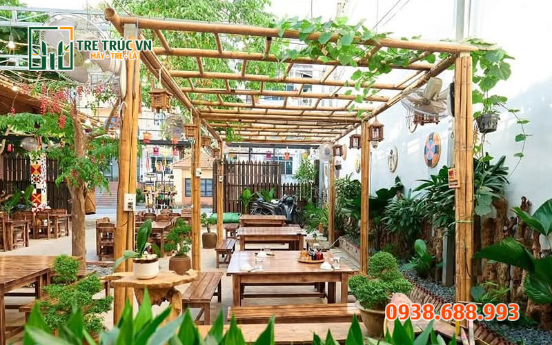 Cây tre trang trí cảnh quan sân vườn quán nhậu