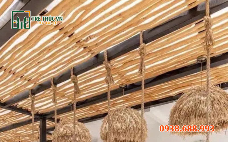 Gỗ bạch đàn lột vỏ trang trí quán cà phê