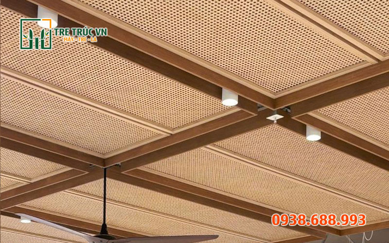 Mây Mắt Cáo Nhựa Giả Mây — Ốp Tường, Vách Ngăn Giá Rẻ TPHCM Mây mắt cáo nhựa ốp trần quán cafe homestay
